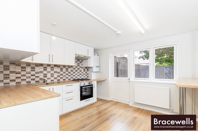 Three Bedroom End Terrace House For Sale in Hornsey N8 – Bracewells